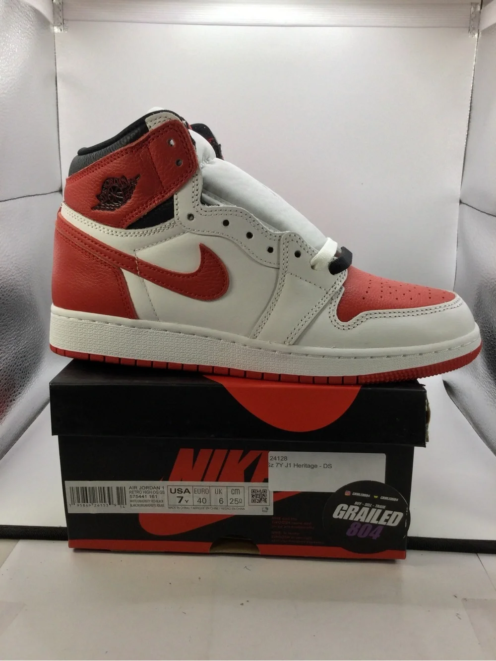 Nike Air Jordan 1 Retro High White & Red Kids Sneaker